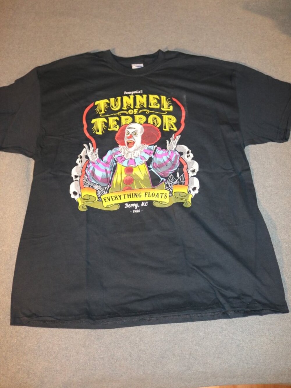 Pennywise IT T-shirt Mens XL Black Gildan Tim Curry Stephen King NWOT